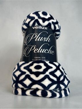 Vellux, Plush Throw Blanket Trellis, Navy White, Ultra Soft Plush Throw 50x60